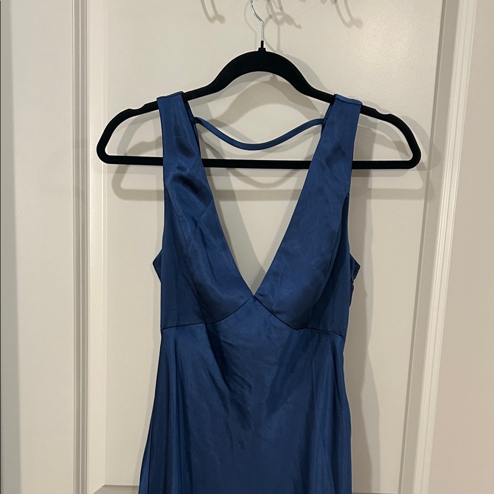Lulu's Navy Blue Backless V-Neck Slip Dress Size S - Picture 4 of 8